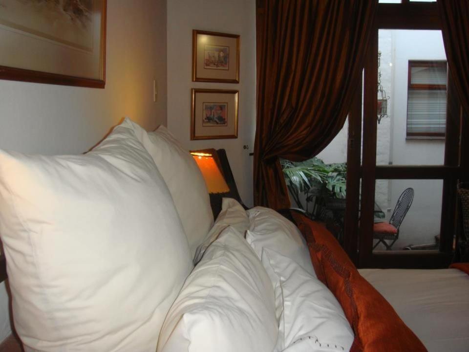 Oxnead Guesthouse Pretoria Exterior photo